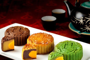 Hướng dẫn chụp hình bánh trung thu đẹp 2024